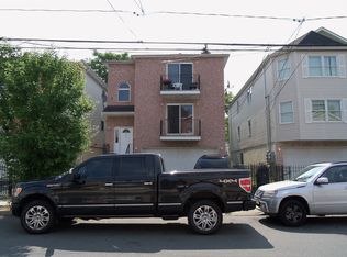426 S 19th St, Newark, NJ 07103