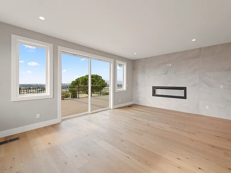 2661 Carol Dr — Photo 24