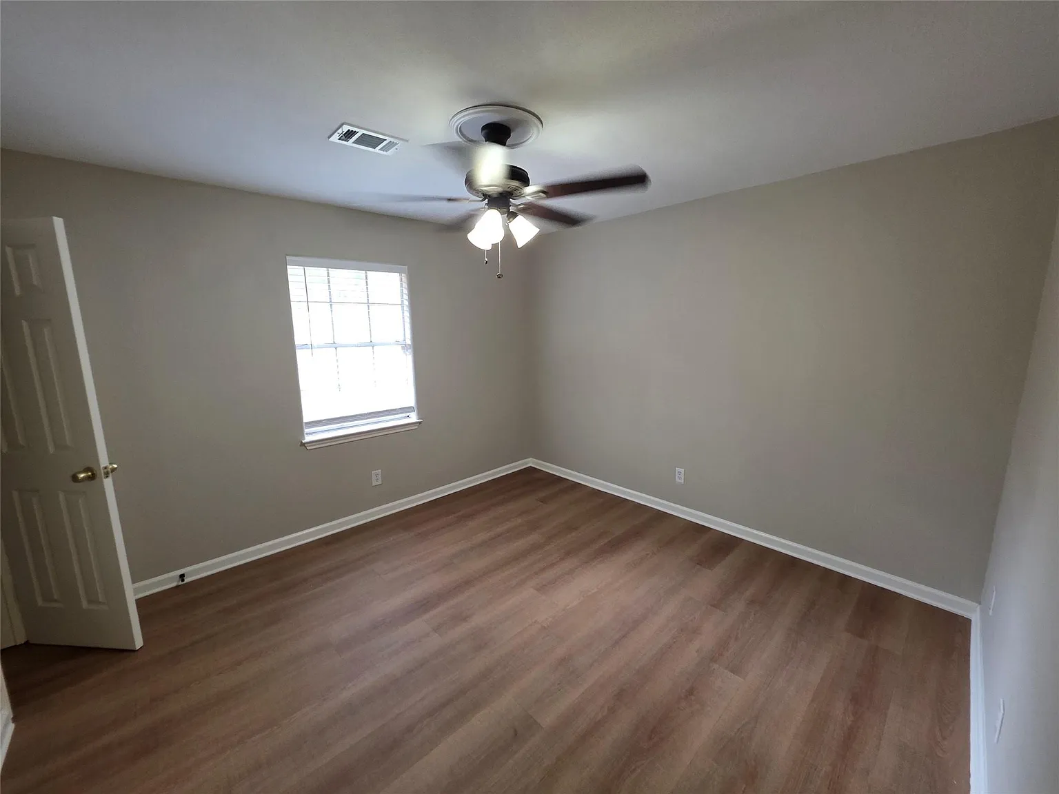 3 bed, 2.0 bath, 1194 sqft, $1,495 — Photo 4