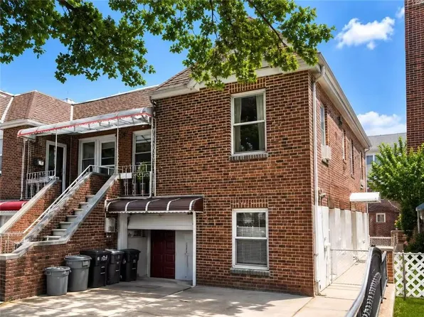 2039 150th St, Whitestone, NY 11357