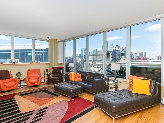 3rd image of 215 10th Ave S Unit 724