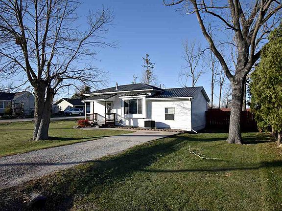 2nd image of 600 1st St E