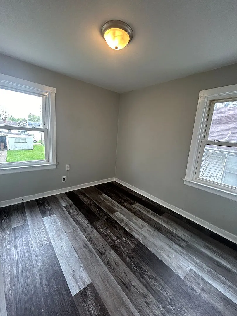 1305 Spring St — Photo 3