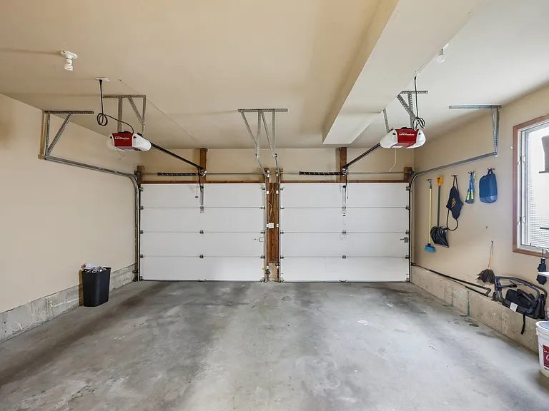 79 Lakeview Dr — Photo 40