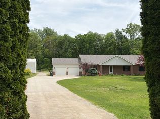 412 N Schwamberger Rd, Holland, OH 43528