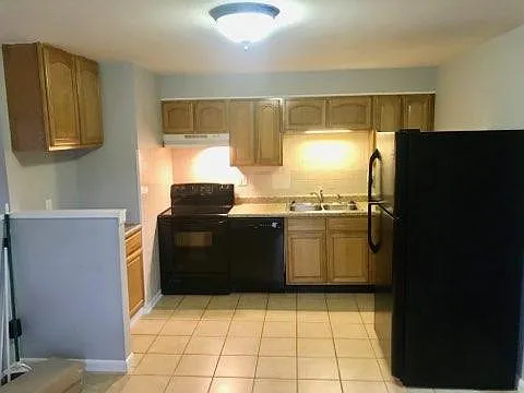2252 Deerwood Rd — Photo 5