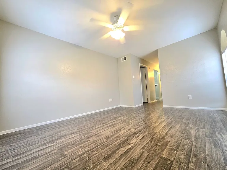 534 Hunt Ln — Photo 36