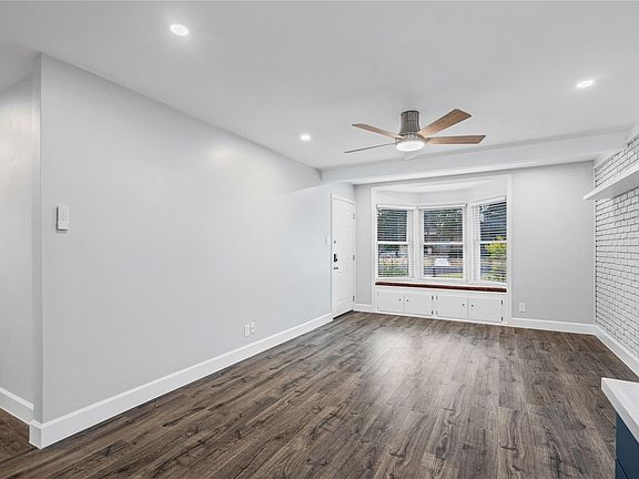 5th image of 1314 Yorkshire Dr
