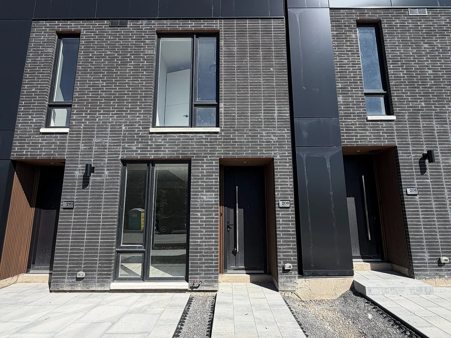 2 bed, $2,400 — Photo 1
