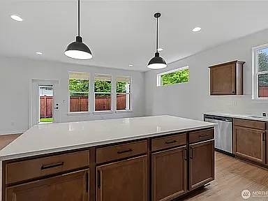 745 Prospect St — Photo 8