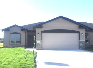 5221 41st Street, Columbus, NE 68601