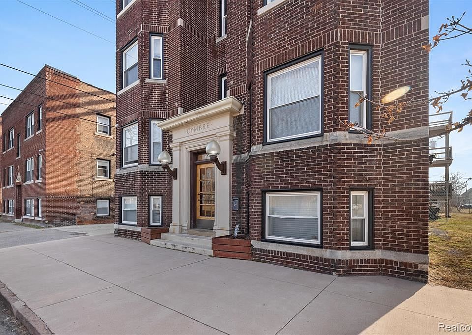 1st image of 1533 Ash St APT 203