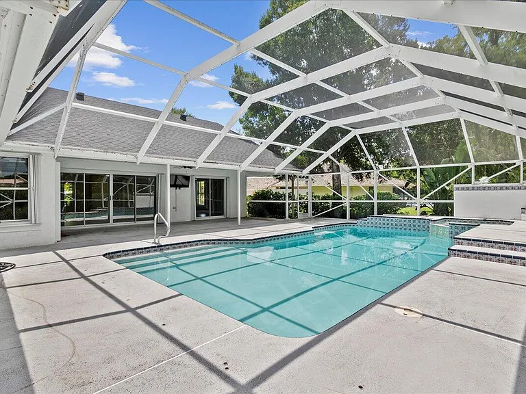 15575 Woodmar Ct — Photo 30