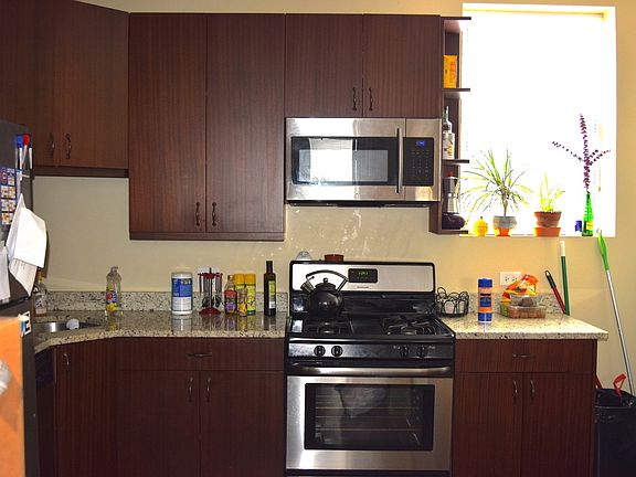 4th image of 3650 W Diversey Ave #2N