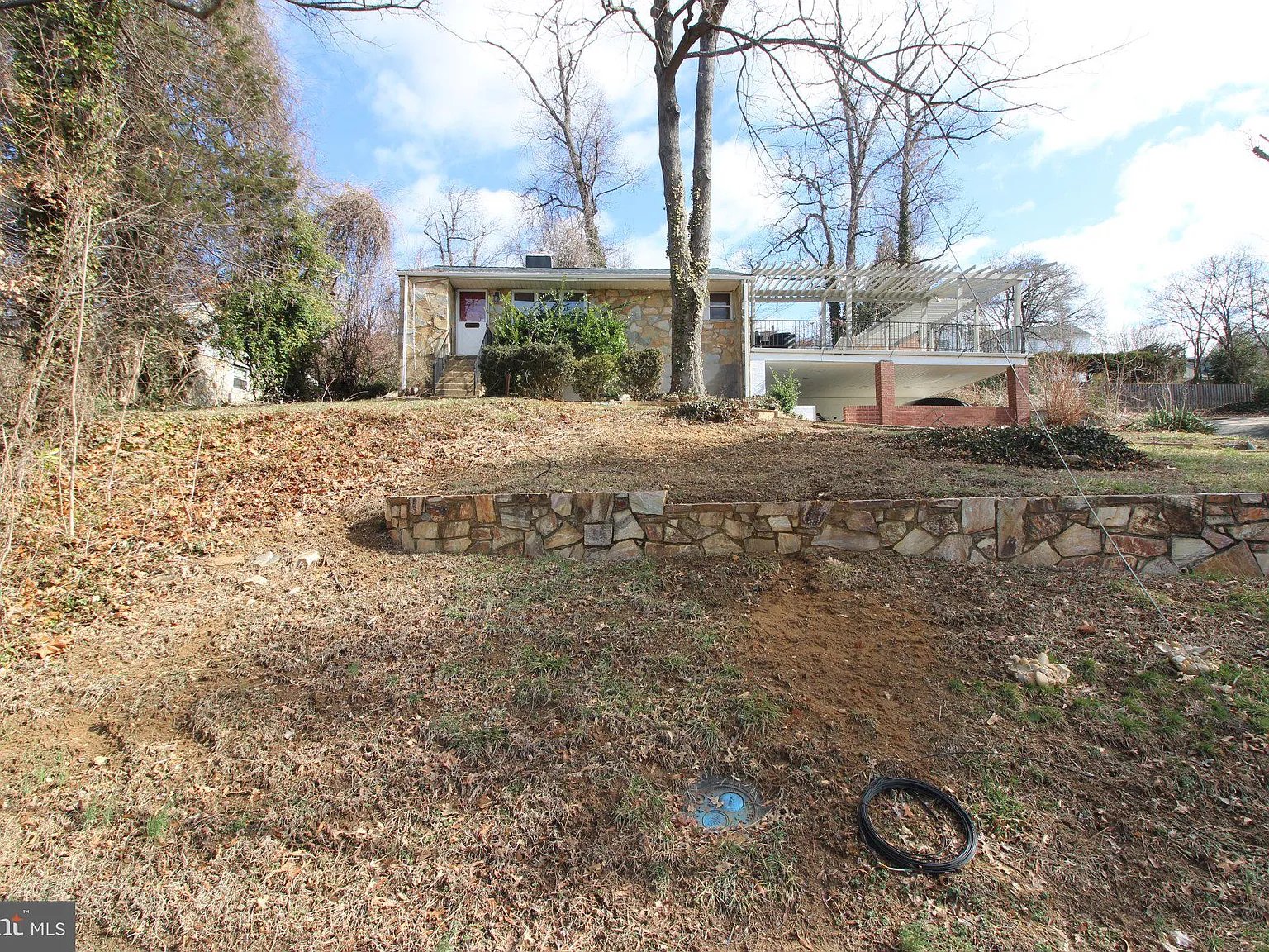 3 bed, 2.0 bath, 1784 sqft, $3,600 — Photo 1