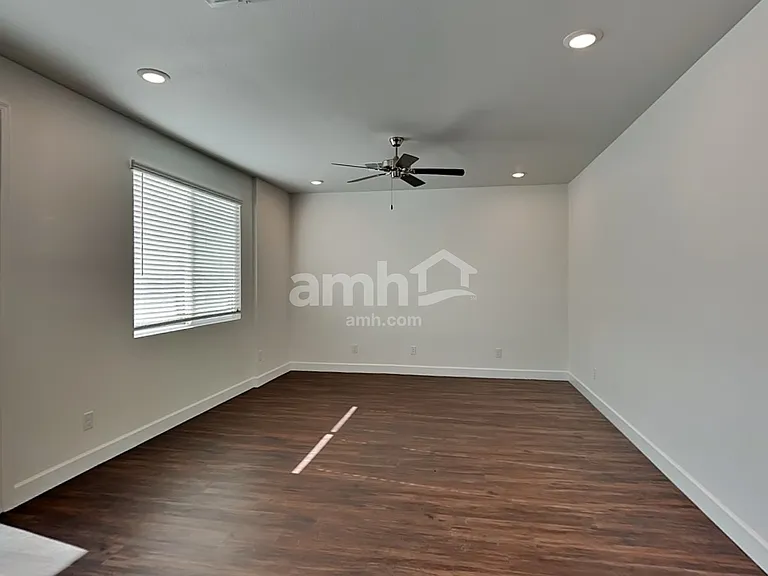 6619 S 42nd Dr — Photo 6