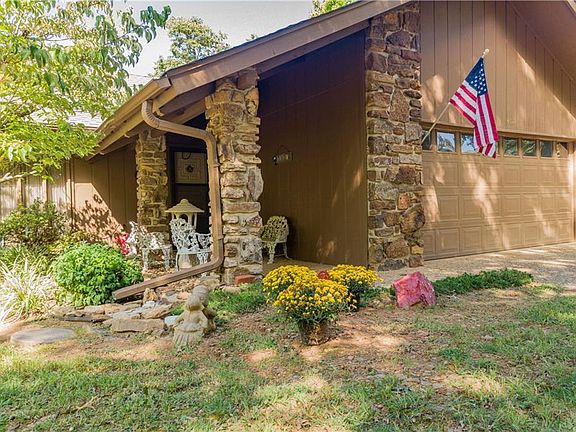 5th image of 402 Azure Hills Dr