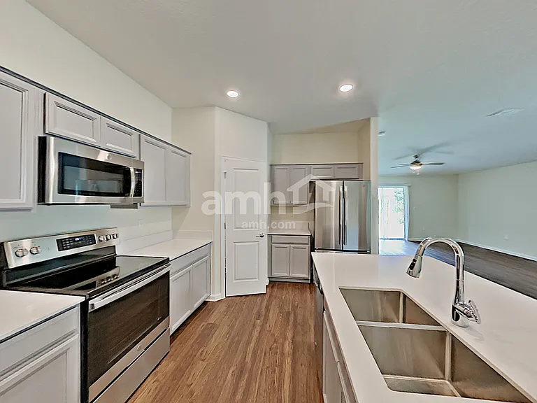4341 Seven Canyons Dr — Photo 3
