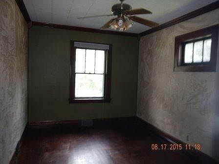 5th image of 121 N Washington St