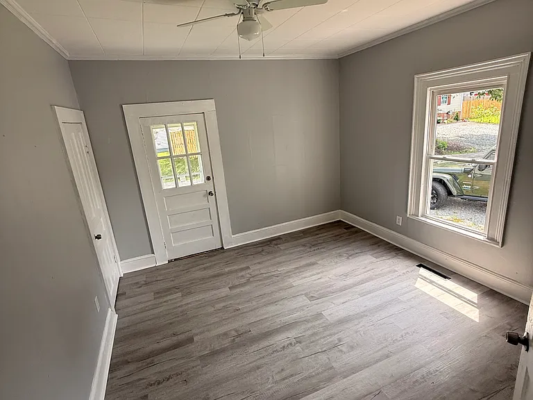518 Lakeside Ave — Photo 24