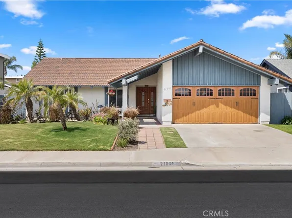 21041 Strathmoor Ln, Huntington Beach, CA 92646