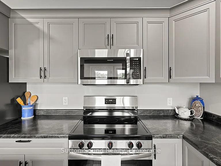 18 Maple Golf Cres #3 — Photo 25
