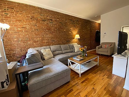 4th image of 206 E 17th St APT 2C