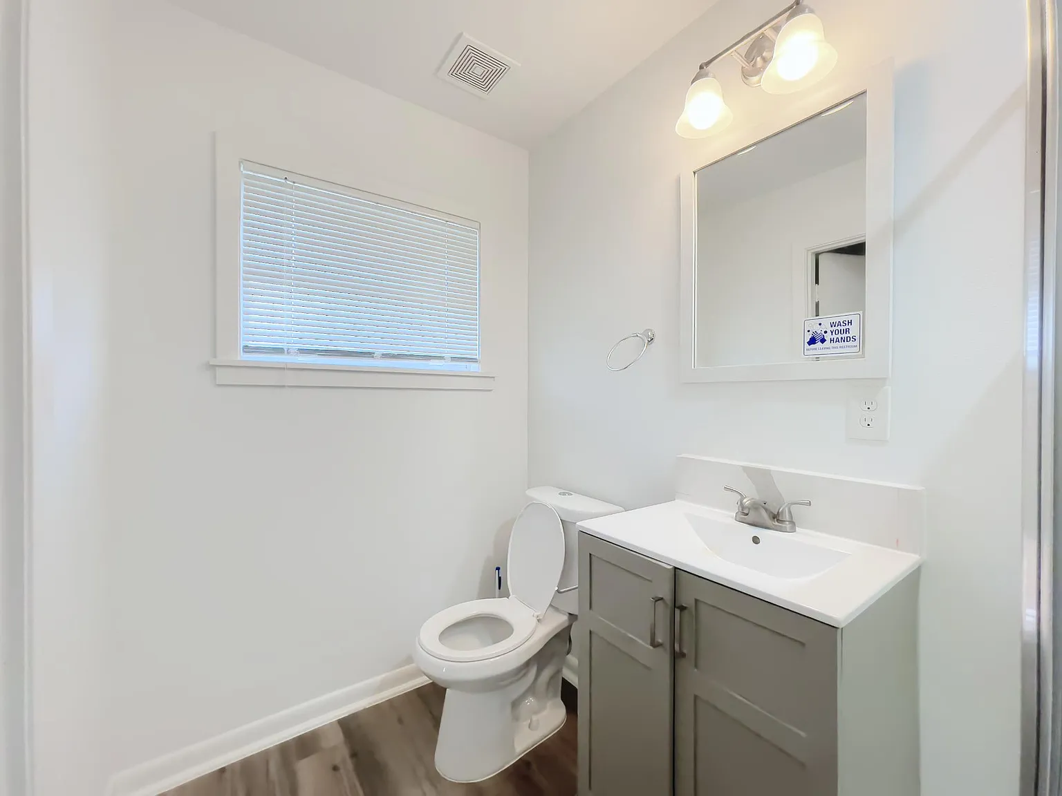 4 bed, 4.0 bath, 3500 sqft, $1,209 — Photo 4