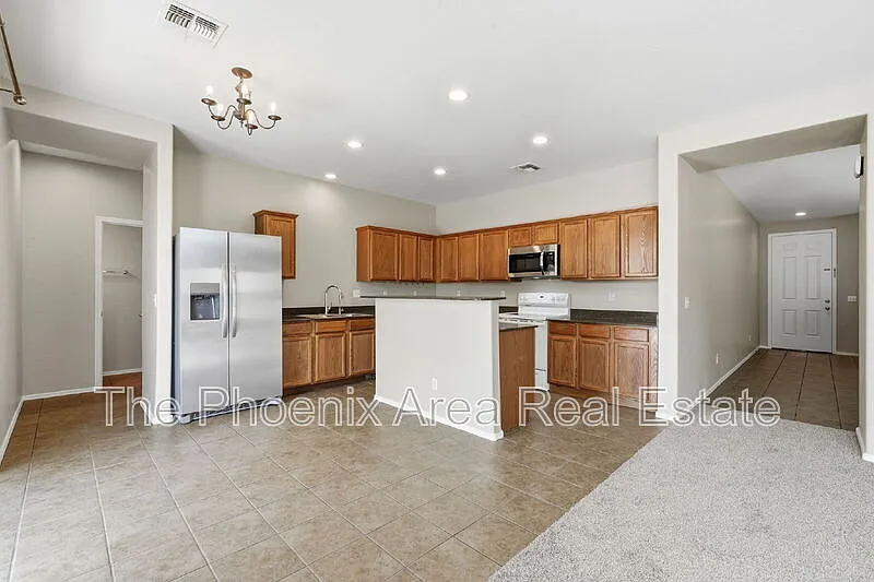4 bed, 2.5 bath, 2348 sqft, $1,795 — Photo 1