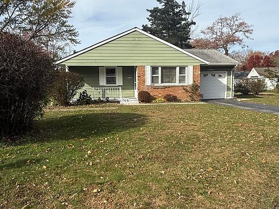 3rd image of 28 Bellflower Court