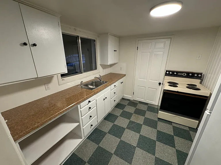654 1/2 N 100 E — Photo 8