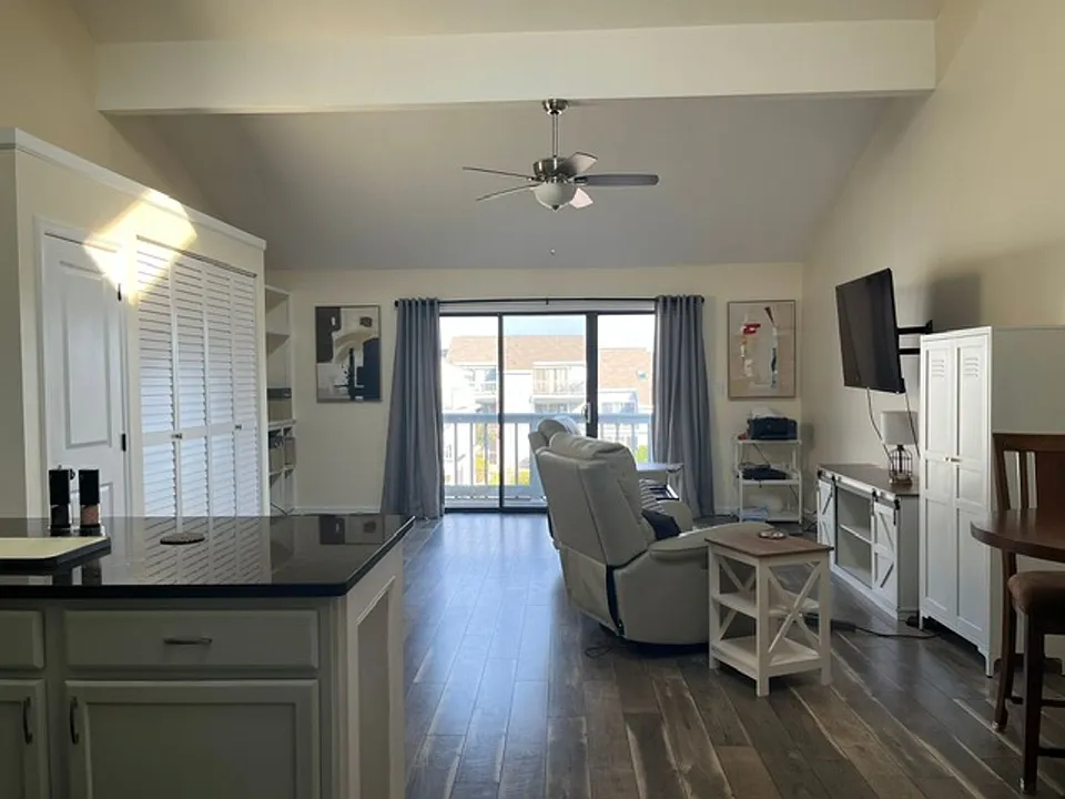 1880-10E Colony Dr