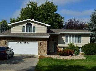503 20th Ave NE, Aberdeen, SD 57401