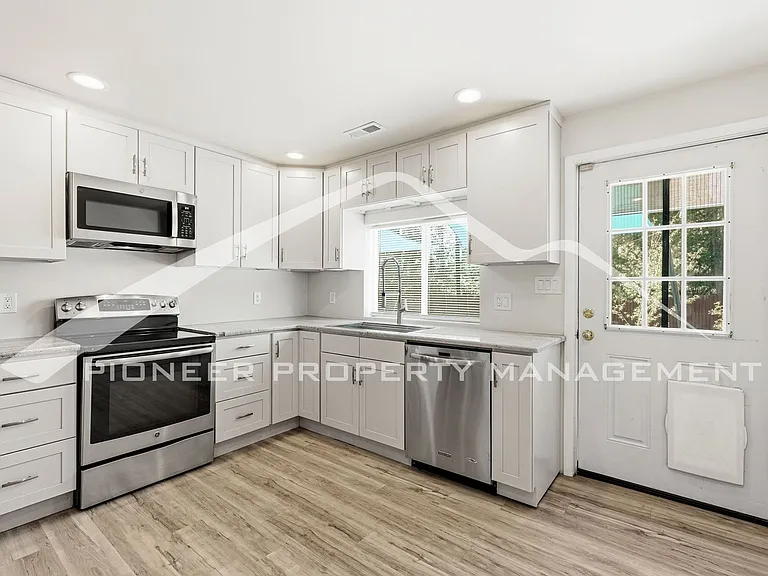 2733 S Glencoe St — Photo 10
