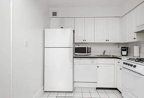 Rented by Compass | media 4