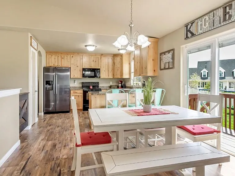 2254 S Baxter Dr — Photo 4