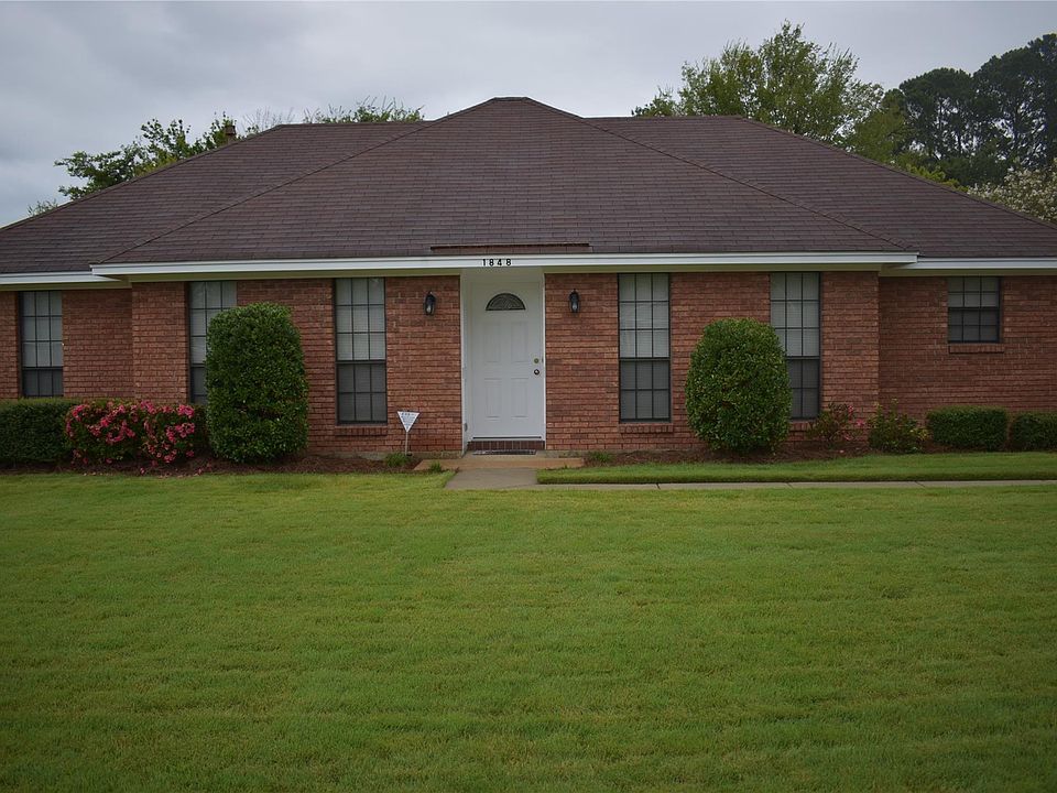 1st image of 1848 Still Oaks Dr