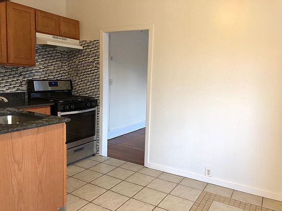5th image of 67 Morgan St APT 1