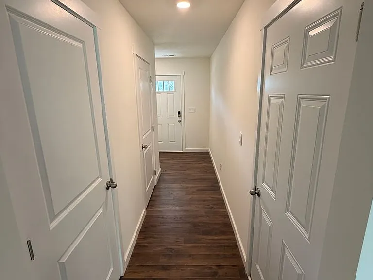 7033 Randleman Dr — Photo 24