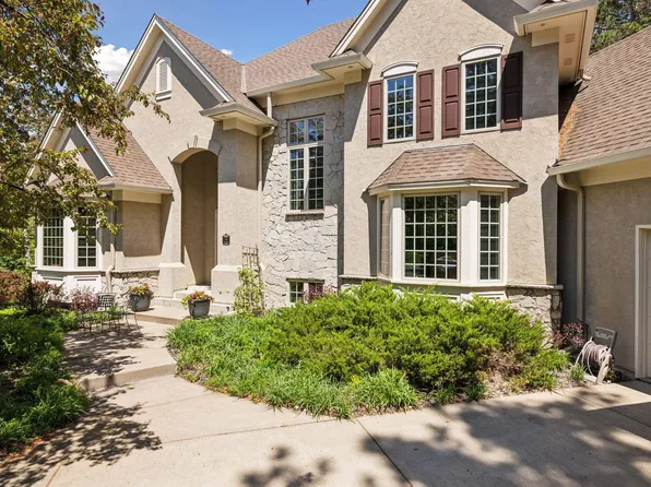 14 Lake Bay, North Oaks, MN 55127