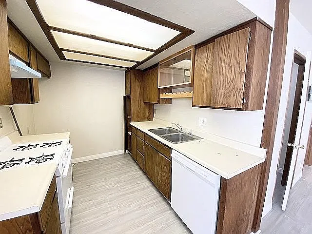 535 E Cypress Ave #G — Photo 8