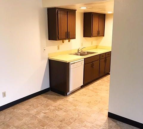 2nd image of 2127 12th St APT B104