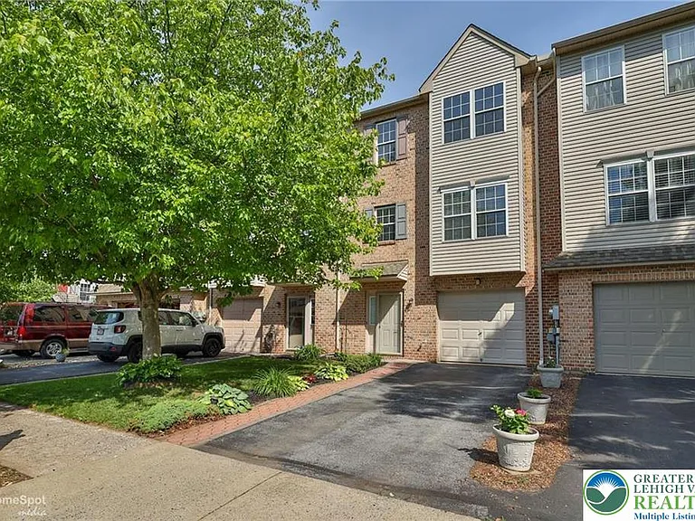 6510 Pioneer Dr — Photo 1