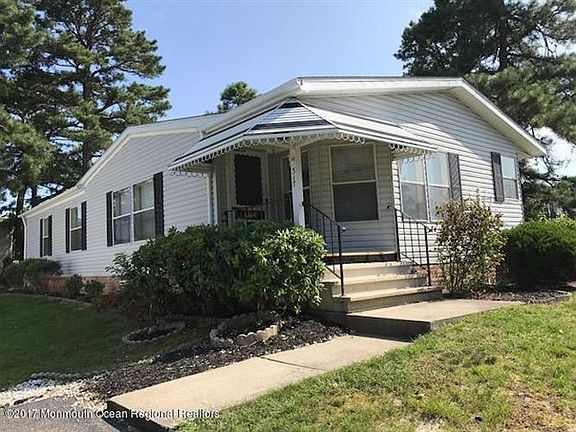 2nd image of 317 Kenwood Ct