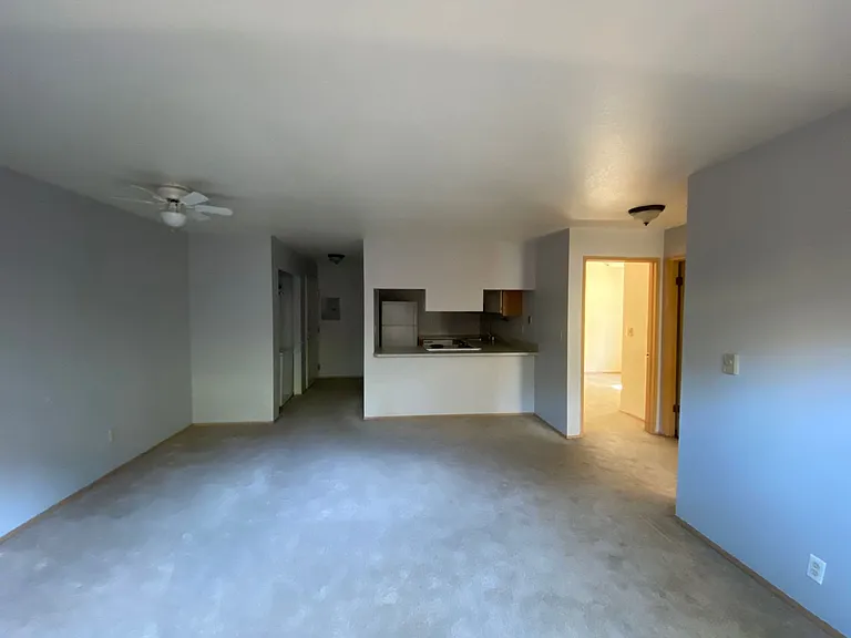 University Court Apartments — Photo 62