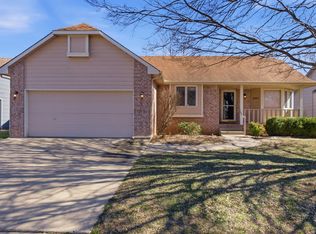 2554 N Crestline Ct, Wichita, KS 67205