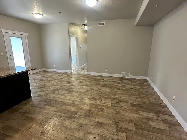 Creekside Oaks Apartments — Photo 31