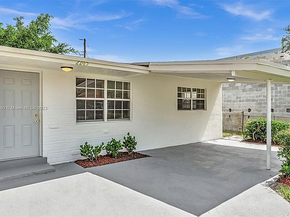 3rd image of 2205 NW 9th Ct