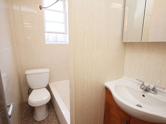 5th image of 3519 31st Ave #2A