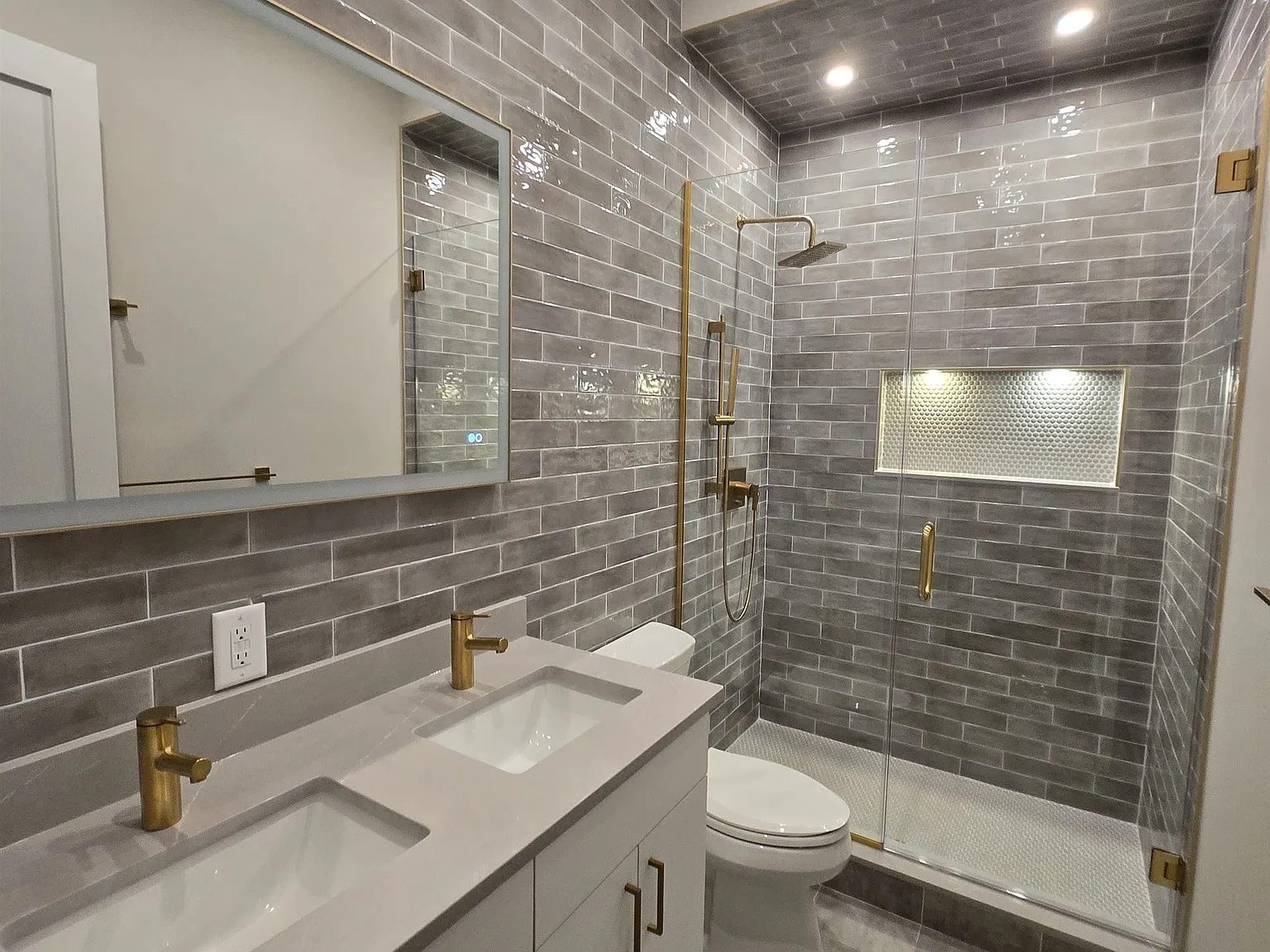 3 bed, 2.0 bath, 1613 sqft, $3,695 — Photo 2
